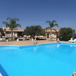 Alisia Hotel